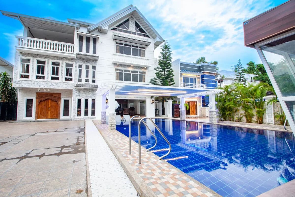 Boss and Doc’s Resort 2